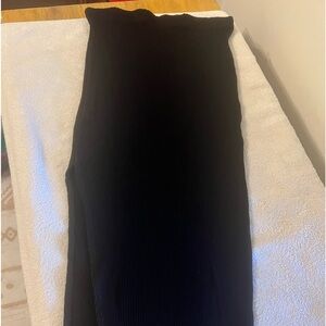 Lulus black stretchy skirt